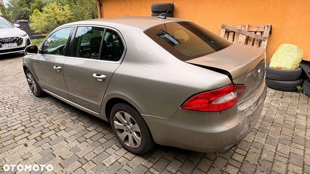 Skoda Superb 2.0 TDI Ambition - 6