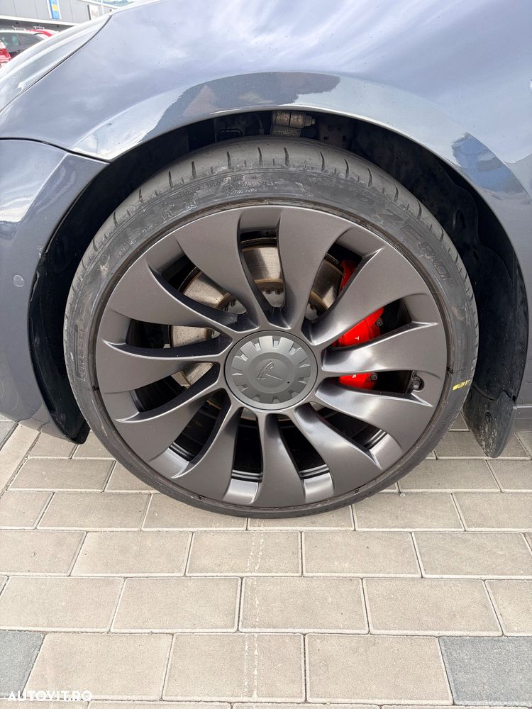 Tesla Model 3 - 12