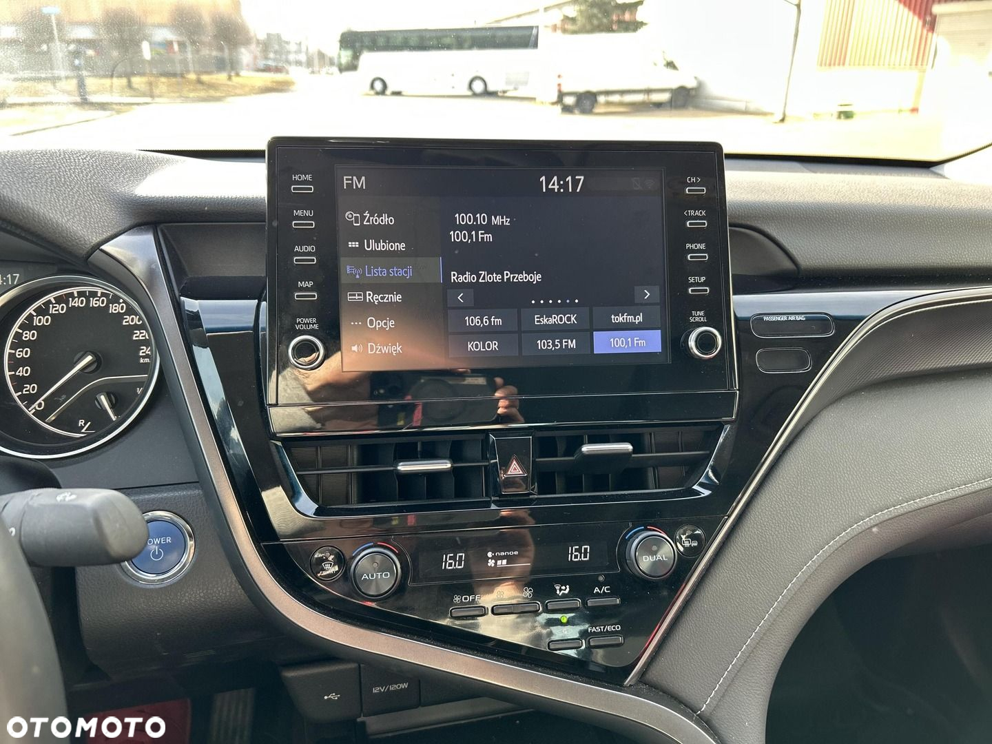 Toyota Camry - 14