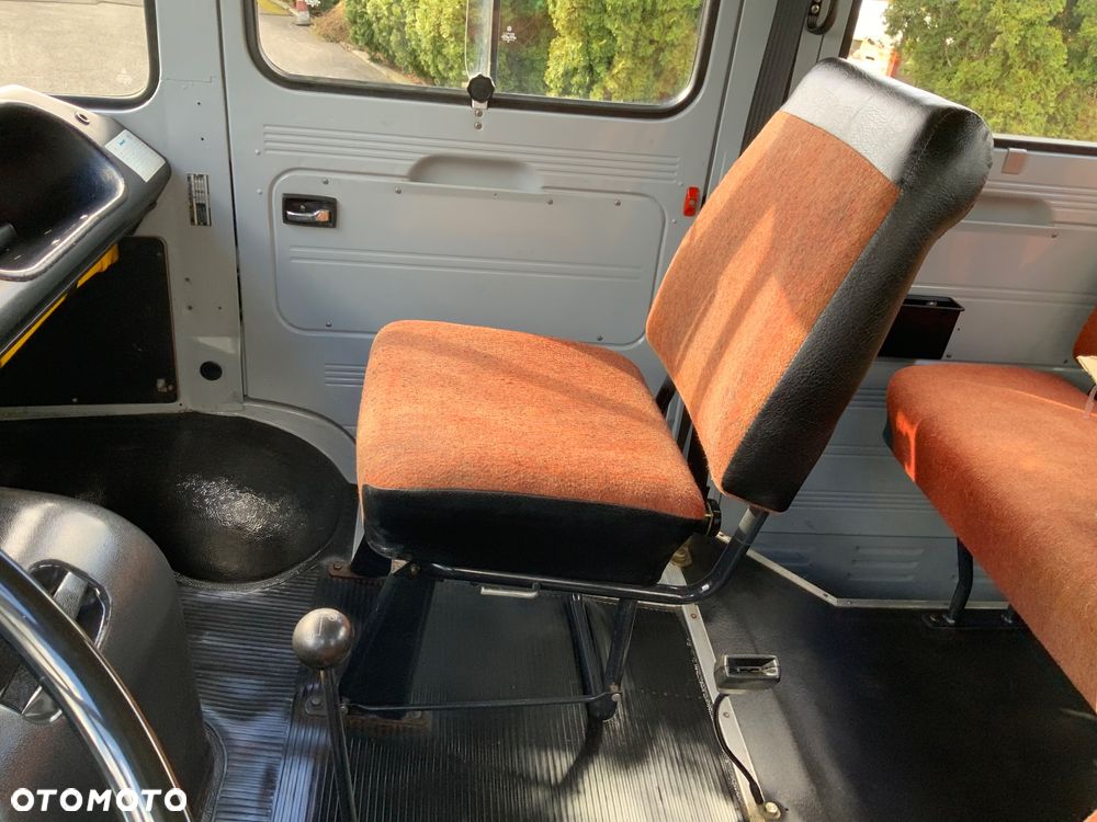 Mercedes-Benz L409/G35 - 13