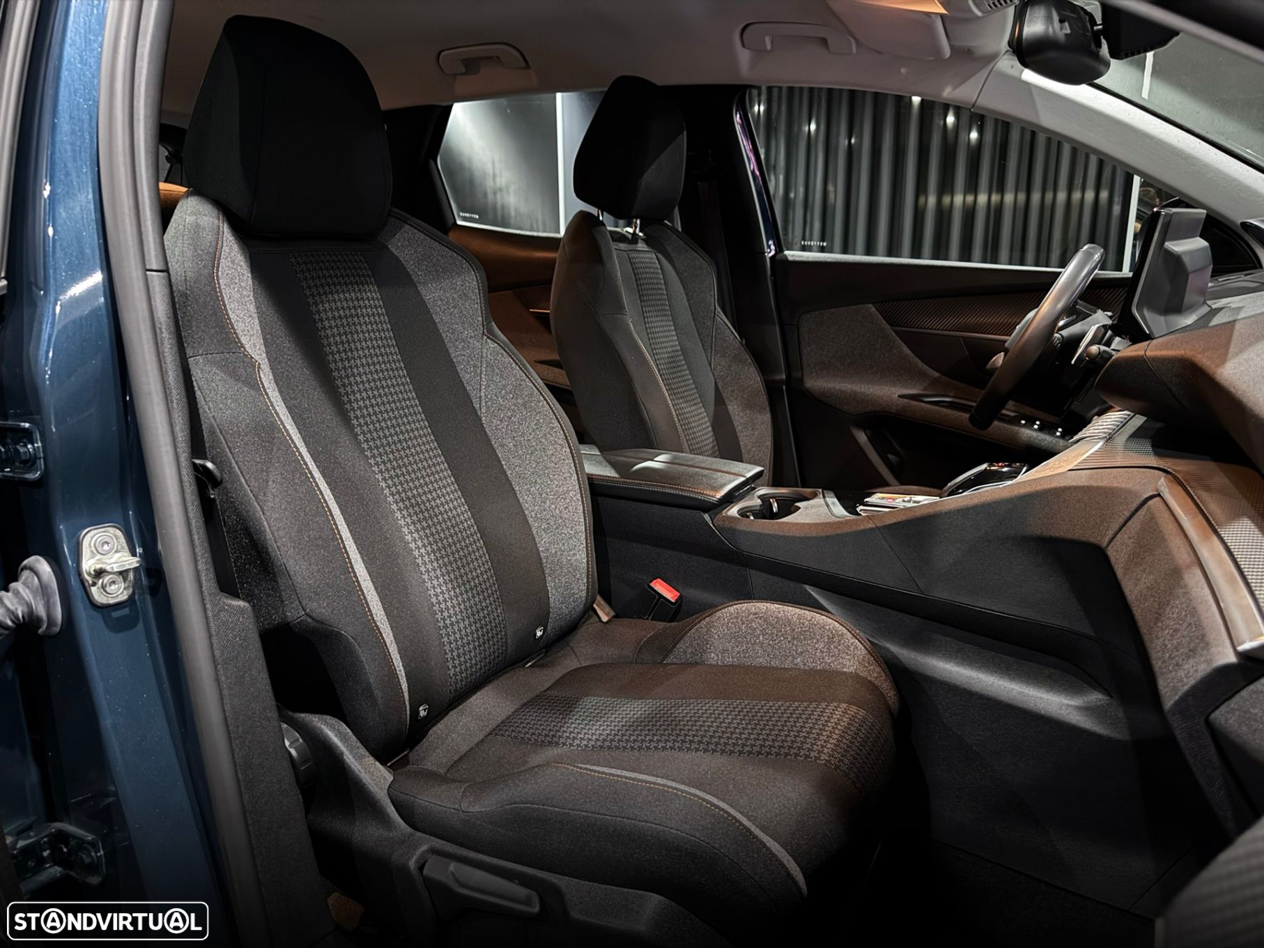 Peugeot 3008 1.5 BlueHDi Allure Pack EAT8 - 29