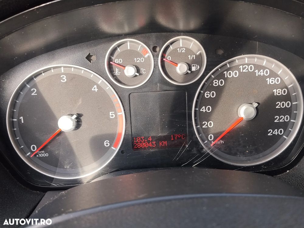 Ford Focus - 16