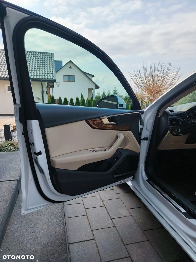 Audi A4 Limousine - 28
