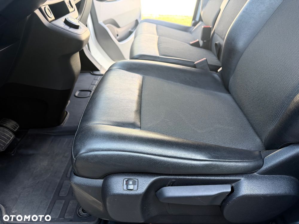 Opel Vivaro - 17