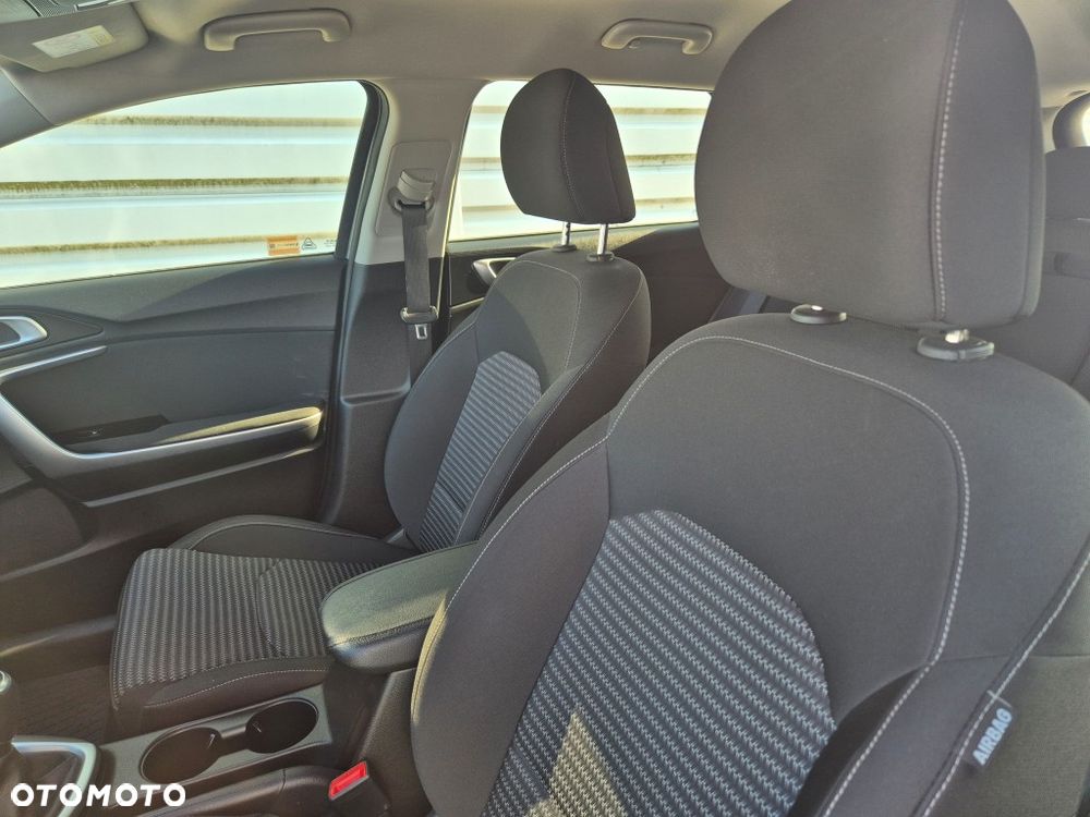 Kia Ceed 1.5 T-GDI M - 13