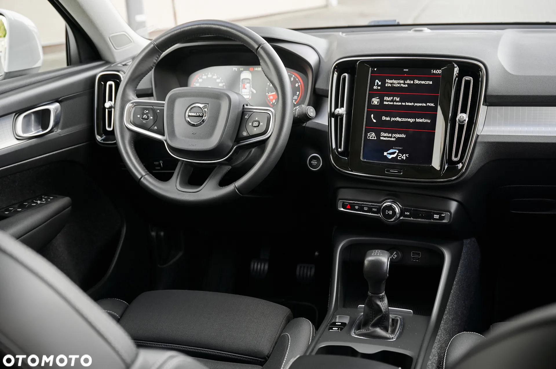 Volvo XC 40 T3 Momentum Pro - 33
