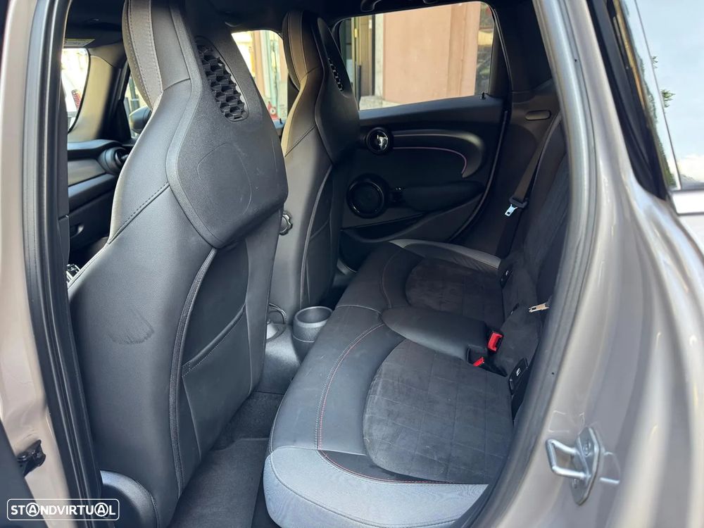 MINI 5 Portas Cooper S Premium JCW Auto - 27