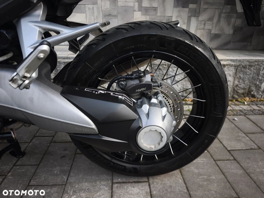 Honda VFR - 27