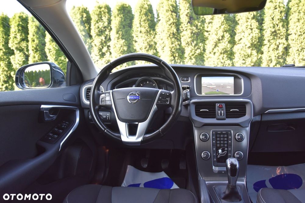 Volvo V40 D4 Drive-E Momentum - 12