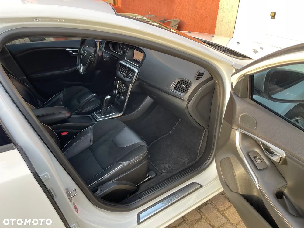 Volvo V40 T3 Drive-E R-Design Kinetic - 14