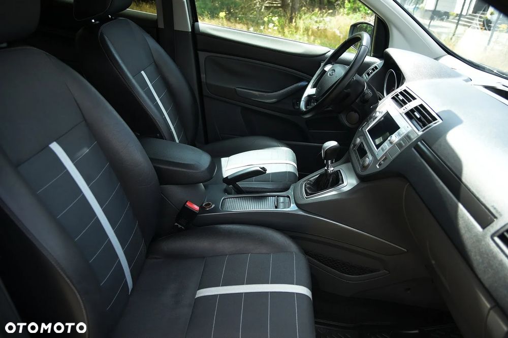Ford Kuga 2.0 TDCi 2x4 Titanium - 19