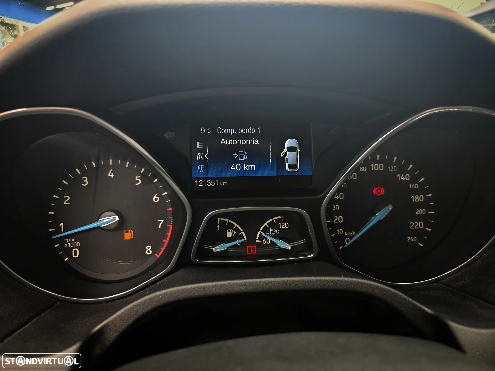 Ford Focus 1.0 EcoBoost S&S TITANIUM - 13