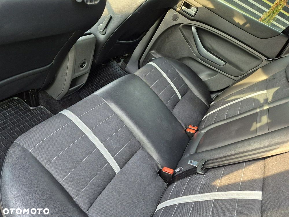 Ford Kuga - 11