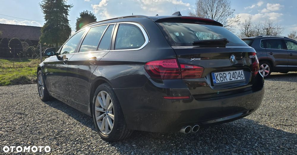 BMW Seria 5 520d xDrive - 4