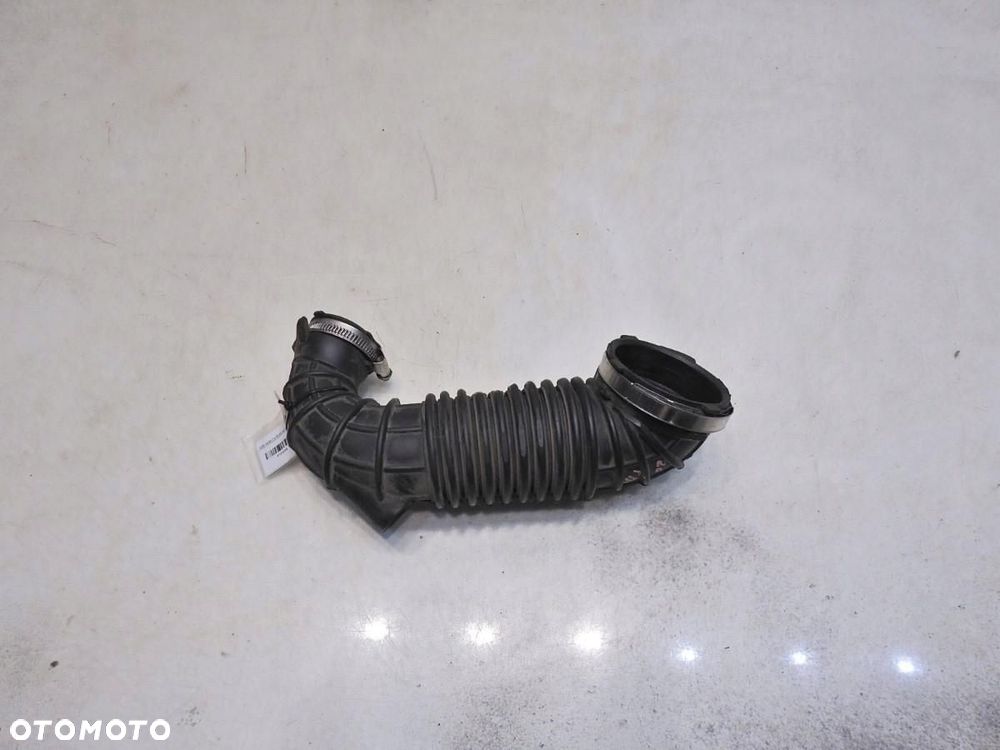 PRZEWÓD POWIETRZA AUDI A4 B8 2.0 TDI - 8