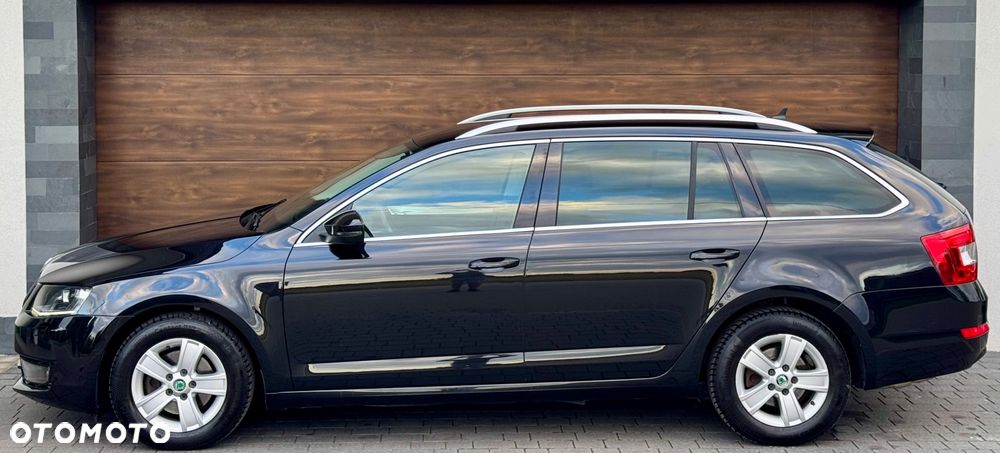 Skoda Octavia Combi 2.0 TDI RS - 6