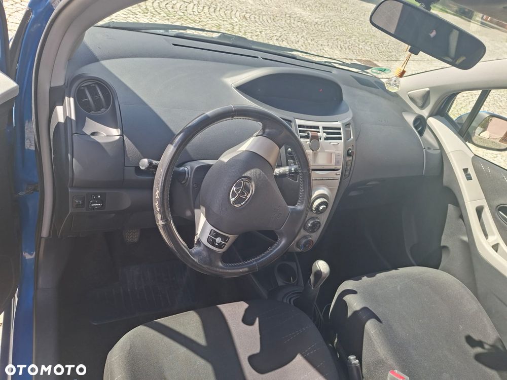 Toyota Yaris - 7