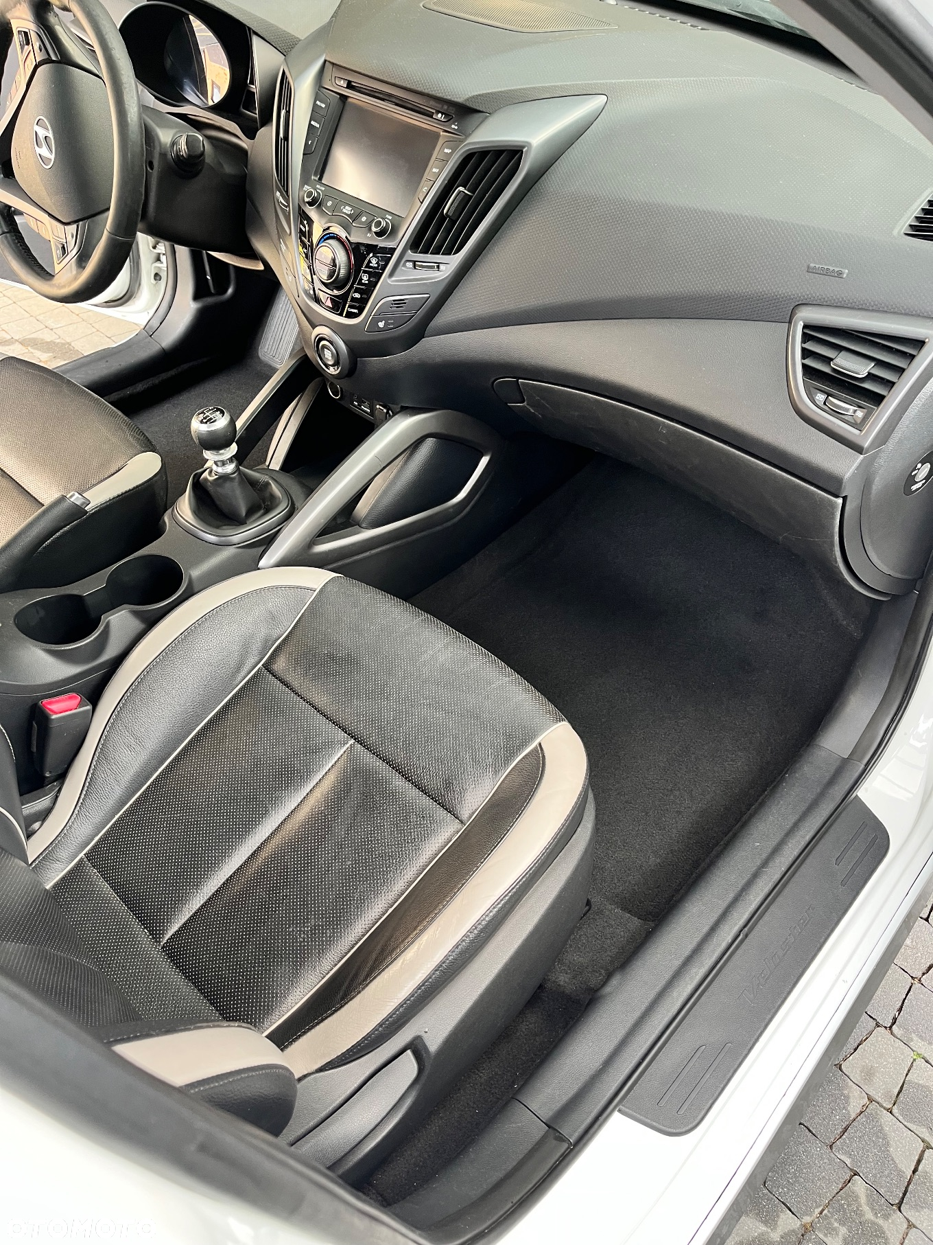 Hyundai Veloster 1.6 T-GDI Executive - 20
