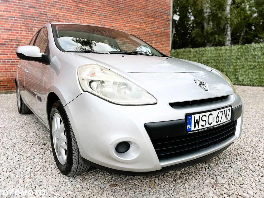 Renault Clio - 36