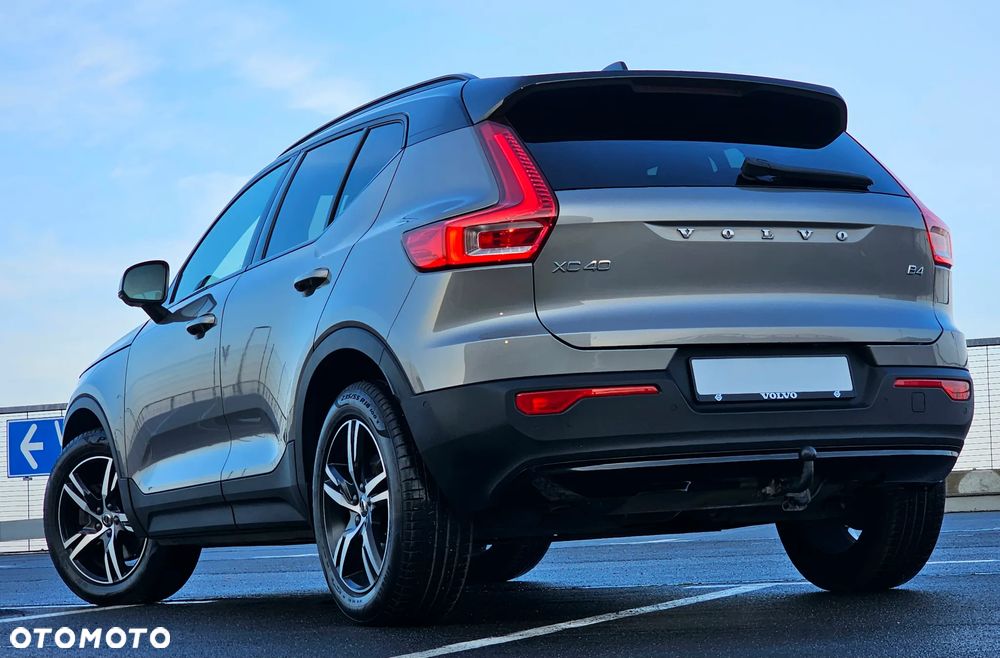Volvo XC 40 B4 B R-Design - 16