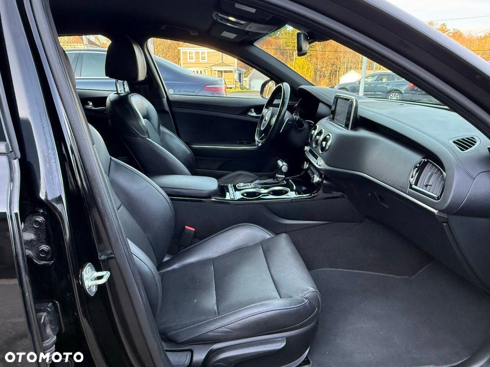 Kia Stinger 2.0 T-GDI GT Line - 26