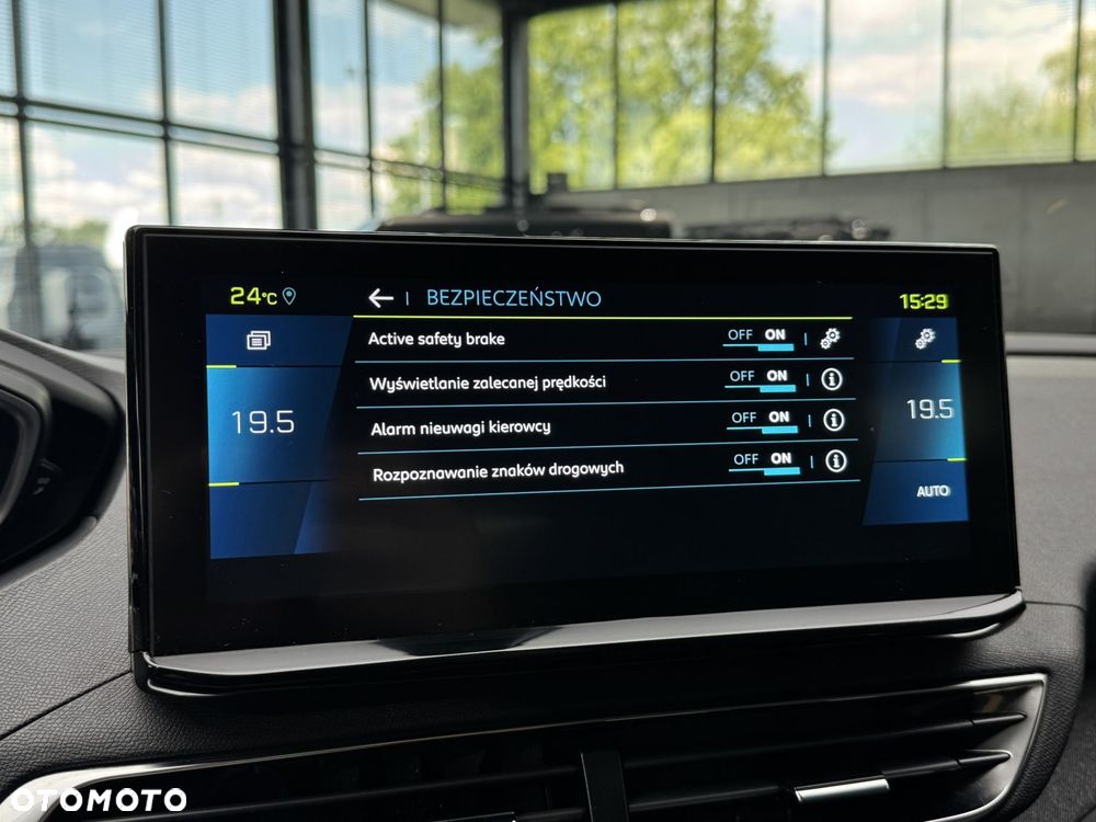 Peugeot 3008 1.6 PureTech Hybrid PHEV Allure Pack S&S EAT8 - 34