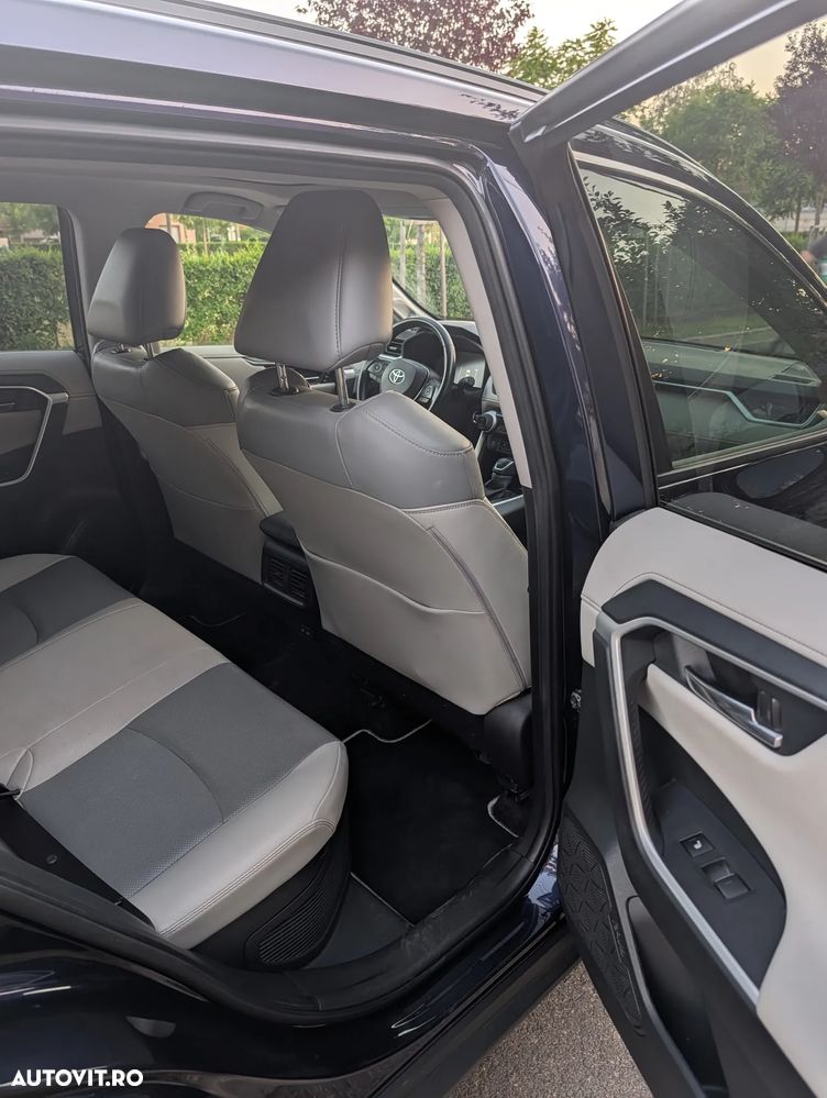 Toyota RAV4 2.0P CVT AWD Luxury - 12