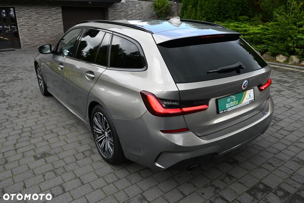 BMW Seria 3 320e M Sport - 4