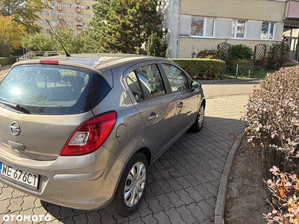 Opel Corsa 1.2 16V Cosmo - 6