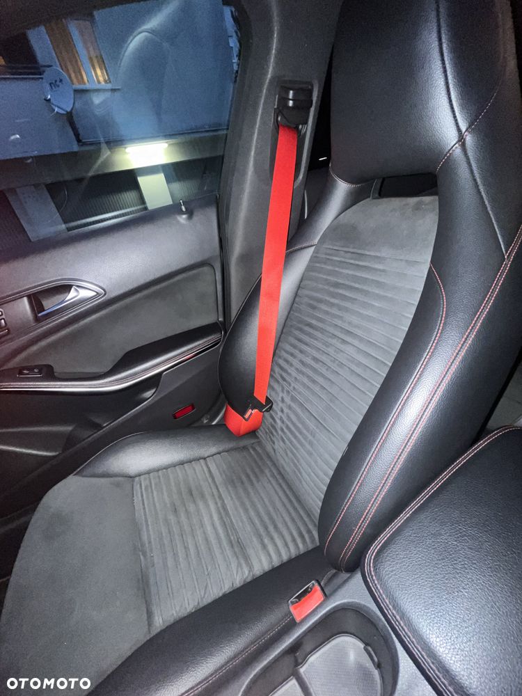 Mercedes-Benz CLA 45 AMG 4-Matic - 6