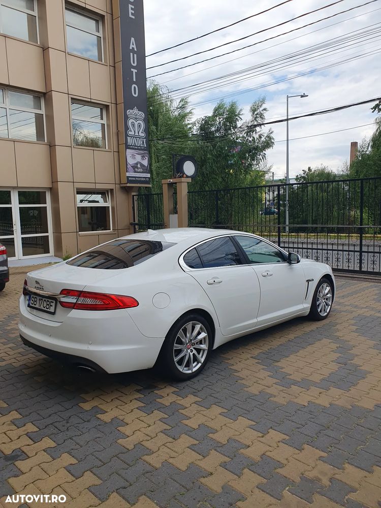 Jaguar XF 2.0 - 4