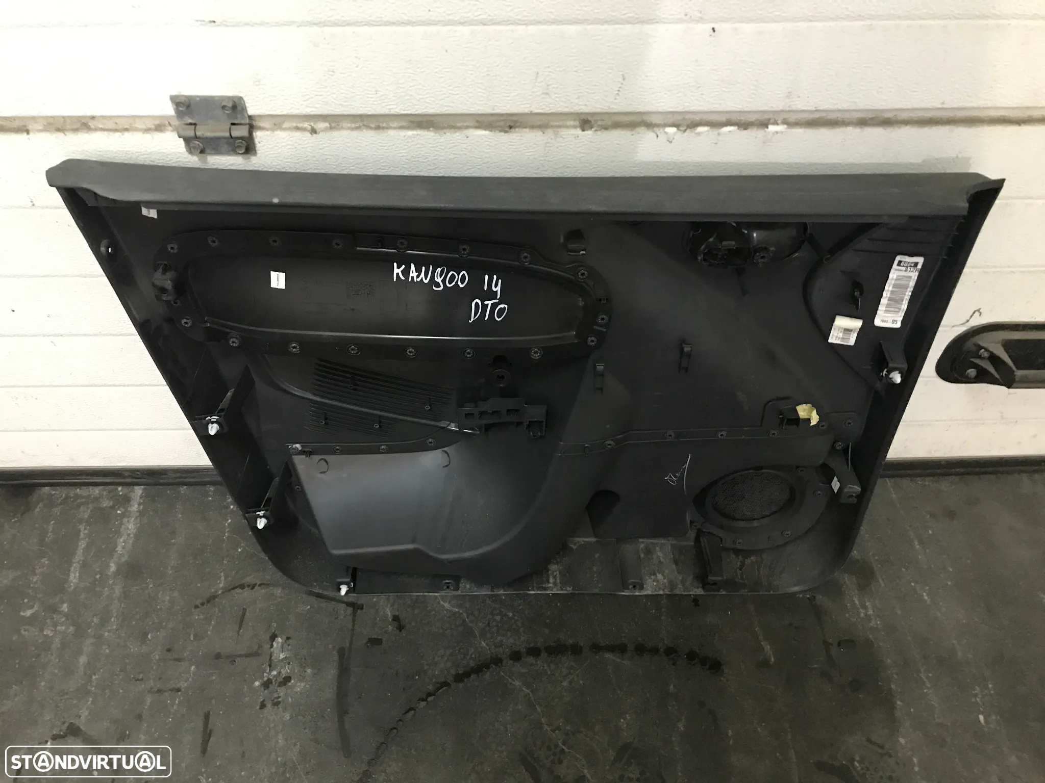 QUARTELA / FORRA DA PORTA RENAULT KANGOO II 2009-2021 - FRENTE DIREITA - 2