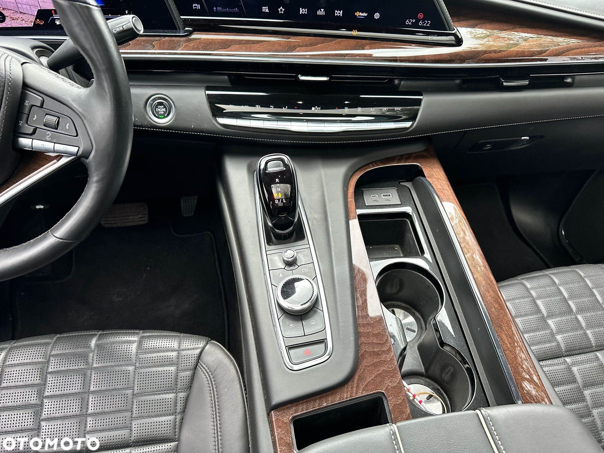 Cadillac Escalade - 19