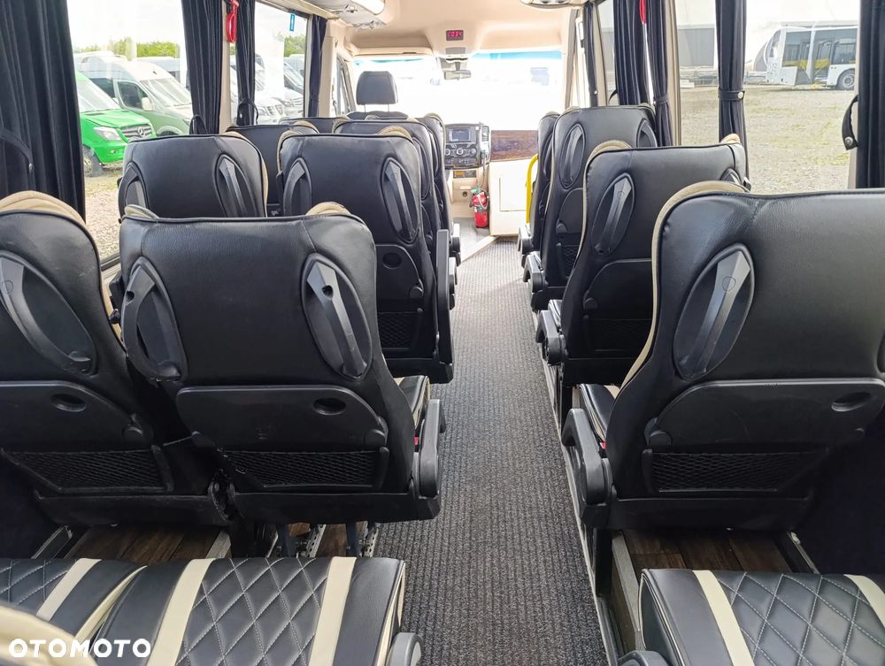Mercedes-Benz Sprinter 519 - 25