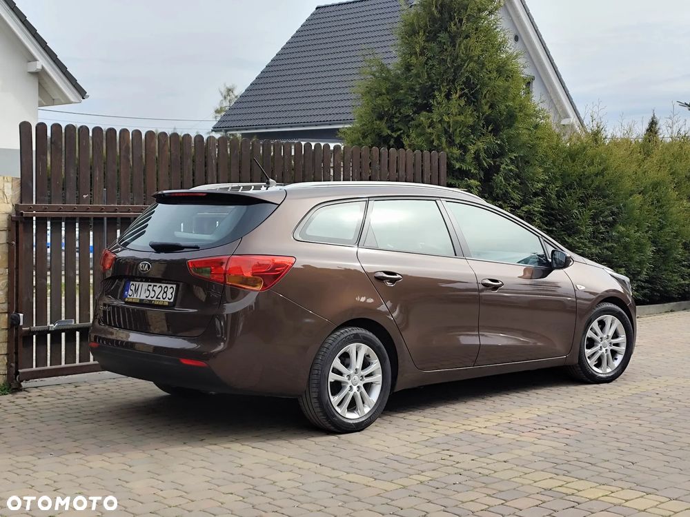 Kia Ceed 1.6 GDI Dream Team Edition - 3
