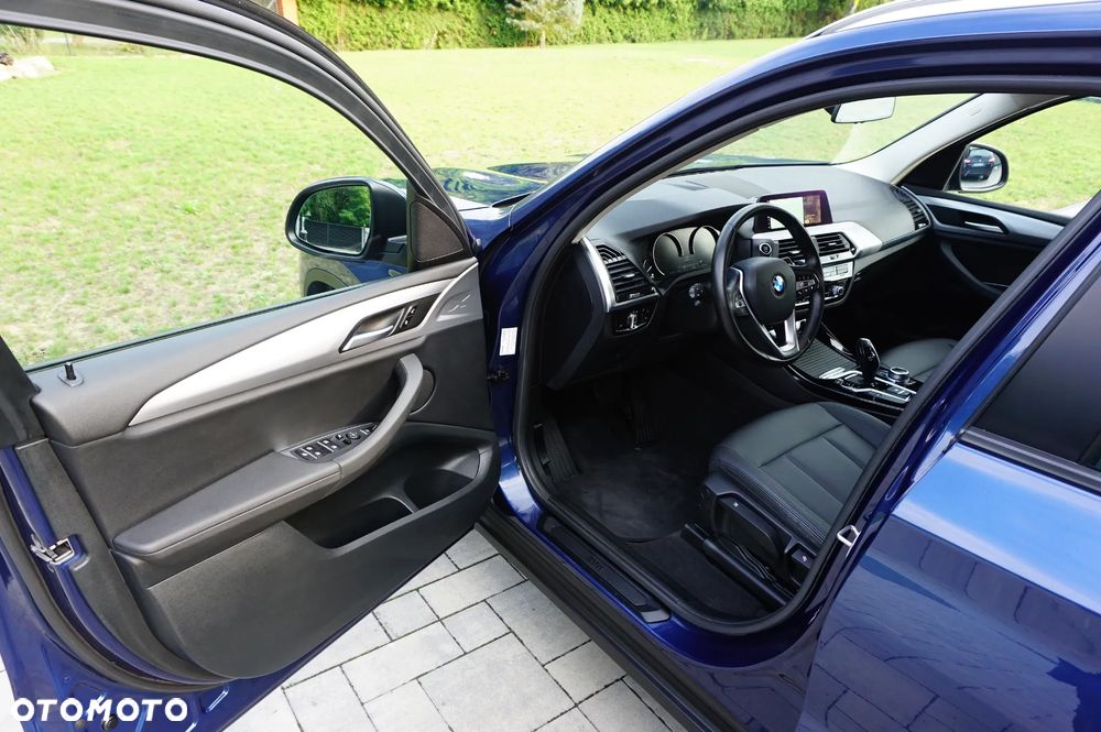 BMW X3 xDrive20i Advantage - 16
