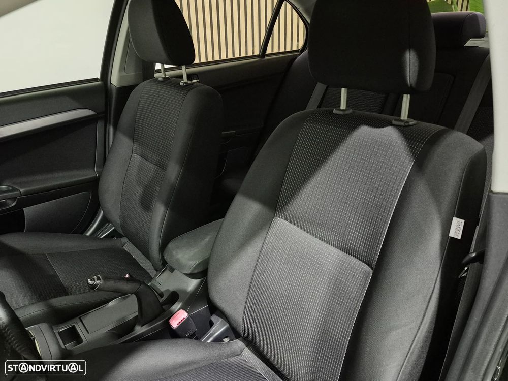 Mitsubishi Lancer 1.5 Inform - 20