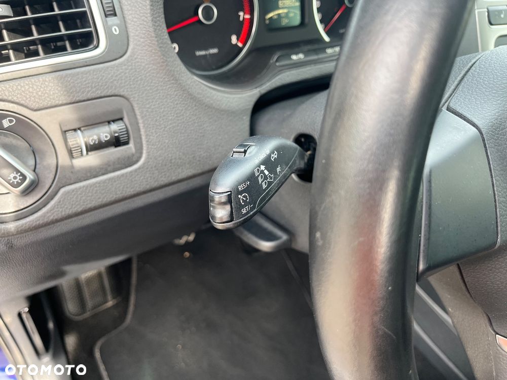 Volkswagen Polo 1.4 16V Comfortline - 14