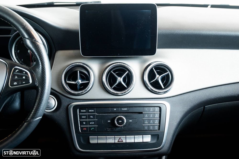 Mercedes-Benz CLA 180 d - 15