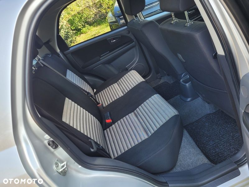 Suzuki SX4 - 28