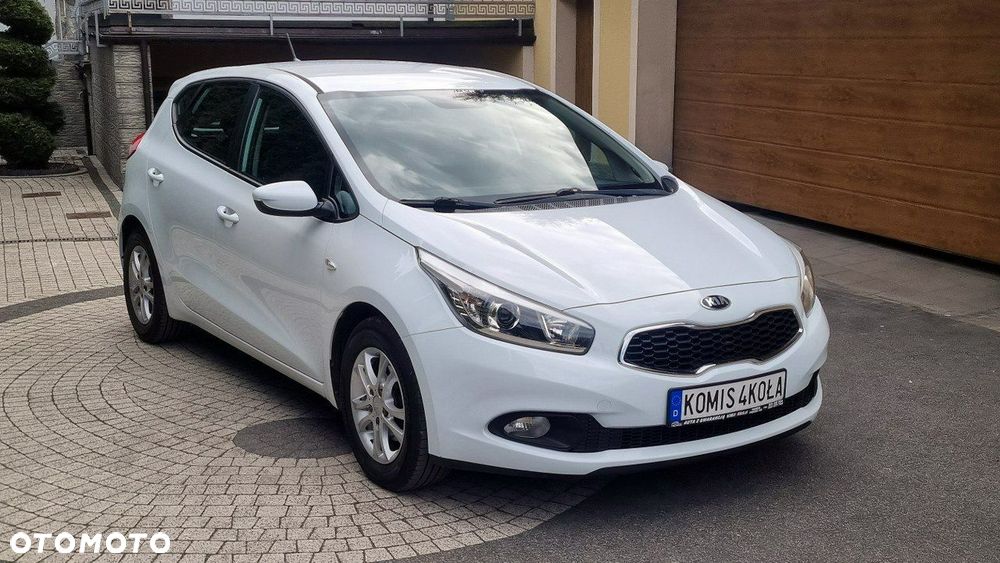 Kia Ceed - 8