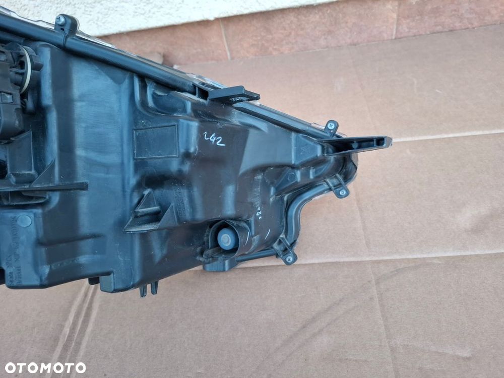 LAMPA PRZEDNIA TOYOTA YARIS IV FULL LED ORYGINAŁ - 4