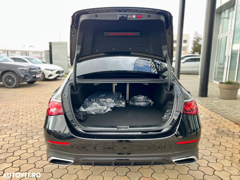 Mercedes-Benz E 300 4MATIC Aut. - 16