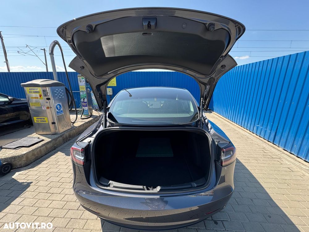Tesla Model 3 Standard - 9