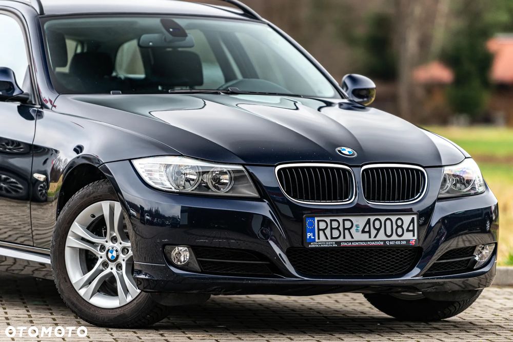 BMW Seria 3 318i - 9