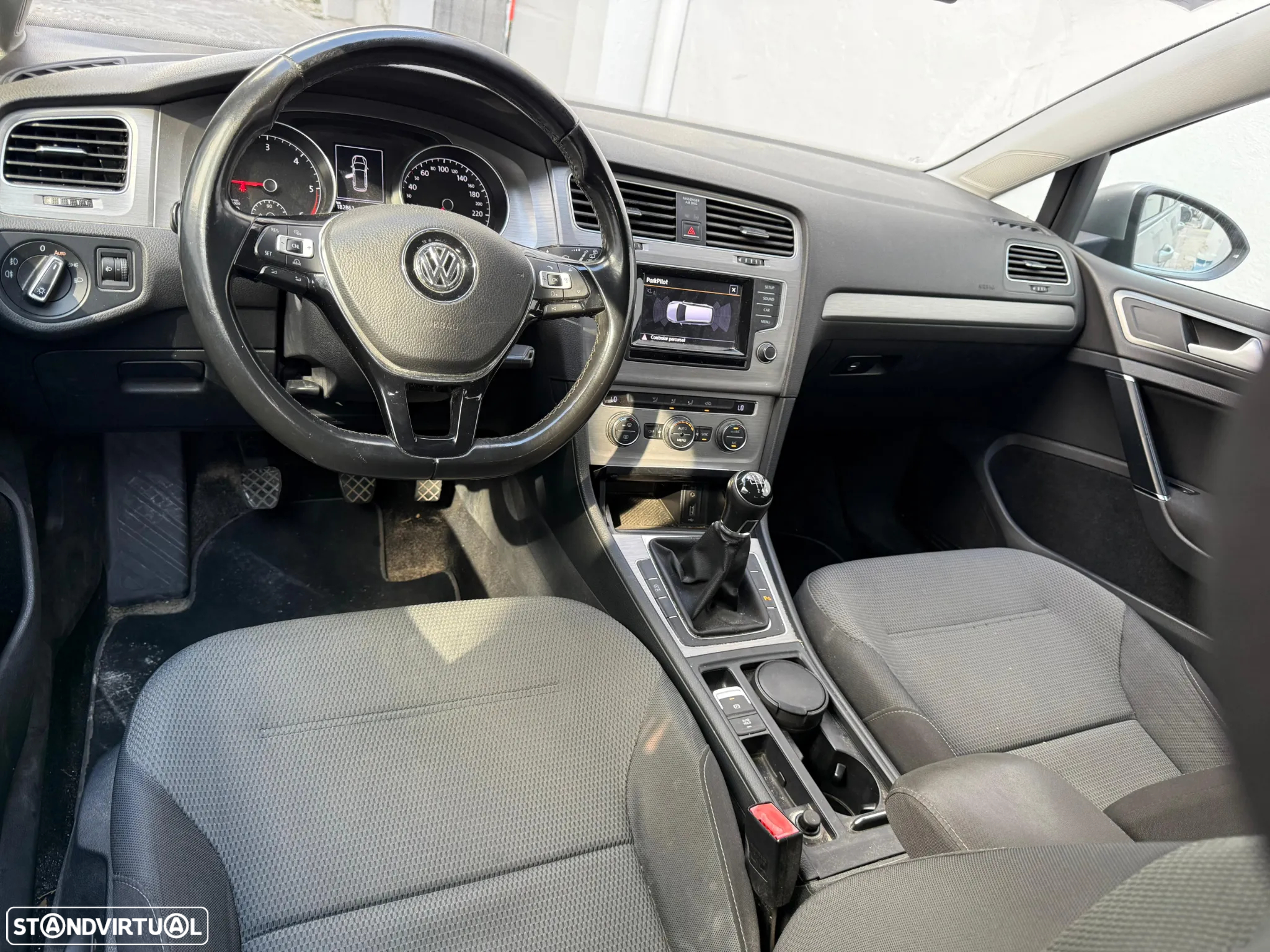 VW Golf Variant 1.6 TDi BlueMotion Confortline - 9