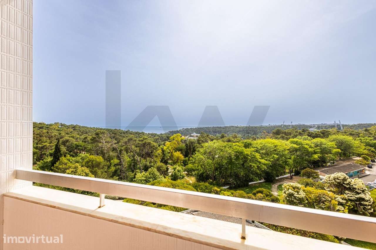 T4 em Linda-a-Velha | Área de 181 m2 | Varanda | Garagem - Grande imagem: 2/60