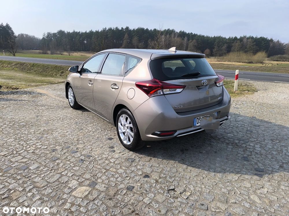 Toyota Auris 1.6 D-4D Design Edition - 5