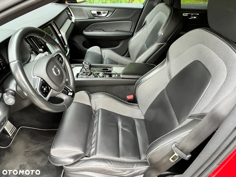 Volvo V60 T5 Geartronic R-Design - 22