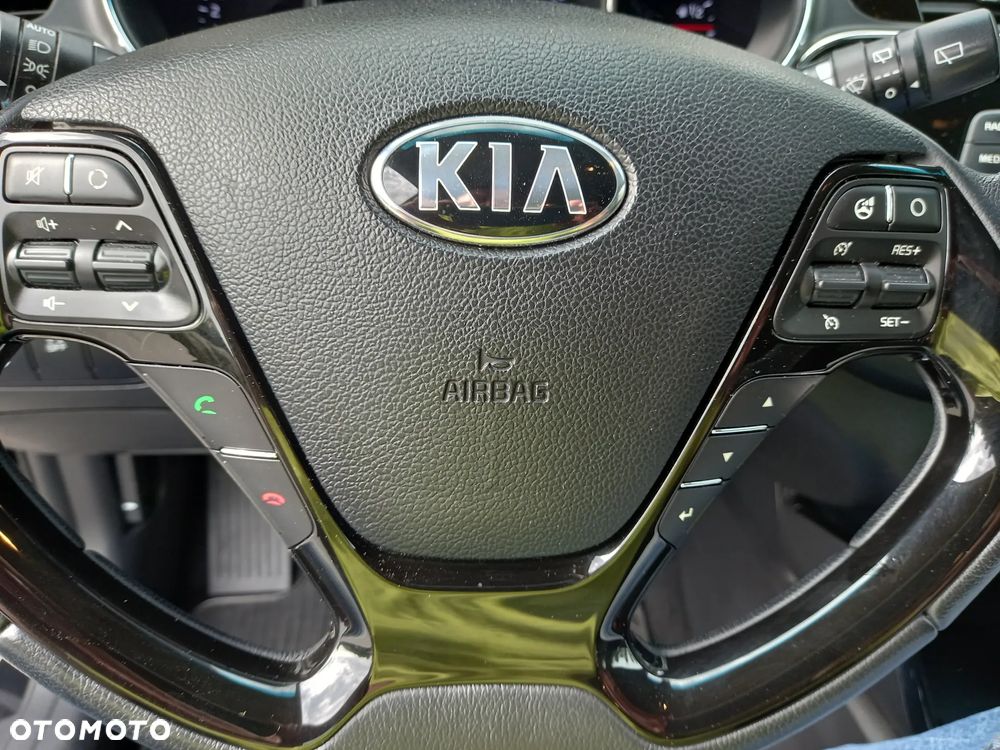 Kia Ceed 1.6 GDI Platinum Edition - 25